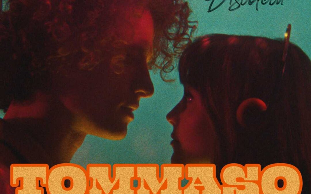“Piove in discoteca”: l’estate retrò di Tommaso Paradiso