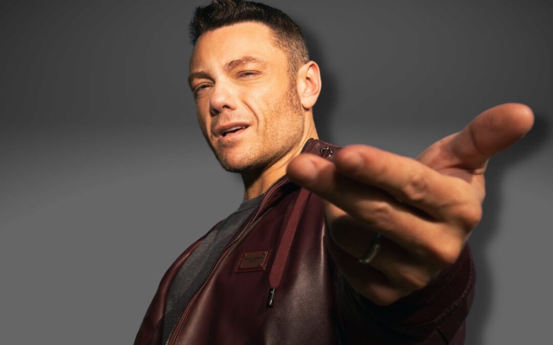 Tiziano Ferro ci racconta il nuovo album “Il mondo è nostro”