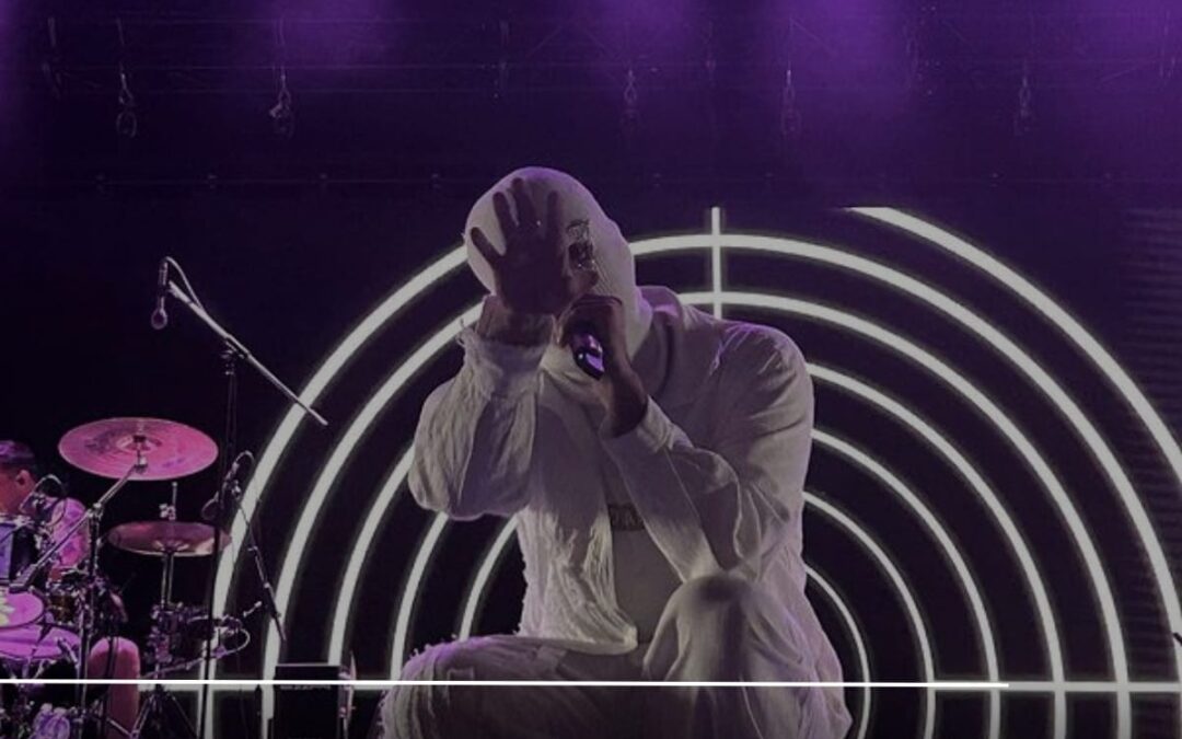 Mezzosangue torna a casa e ci travolge di lacrime indelebili al Rock in Roma 2023