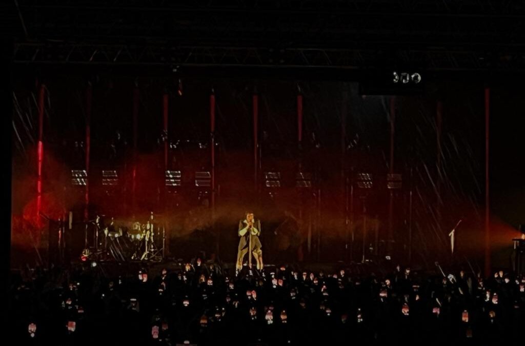 Naska e il suo primo sold out al Fabrique: un live “Fuori controllo”