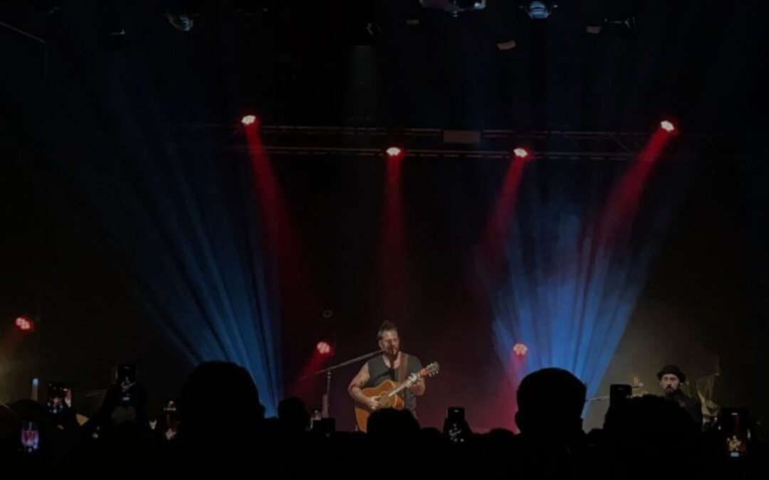 “Unplugged”: Enrico Nigiotti cantastorie moderno live in Santeria Toscana 31