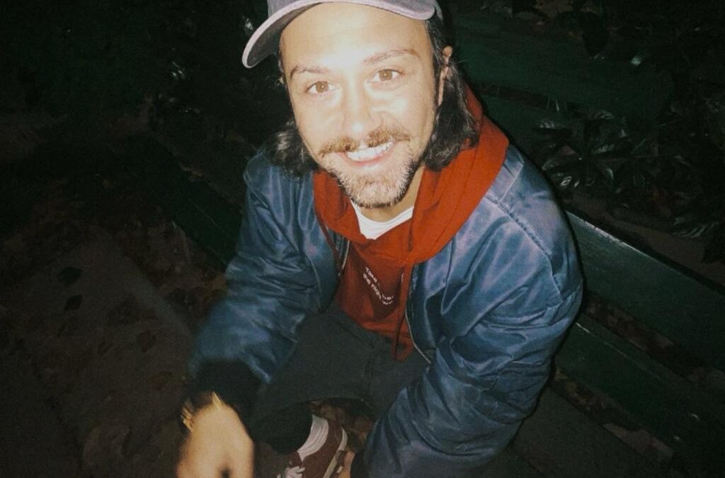 Gli occhi lucidi di Ciliari: intervista e live di un artista genuino