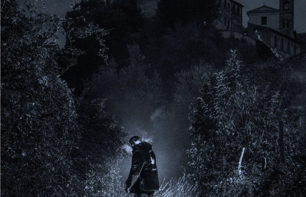 “Nosferatu” di Lamia: la penna affilata che morde come i denti di un vampiro