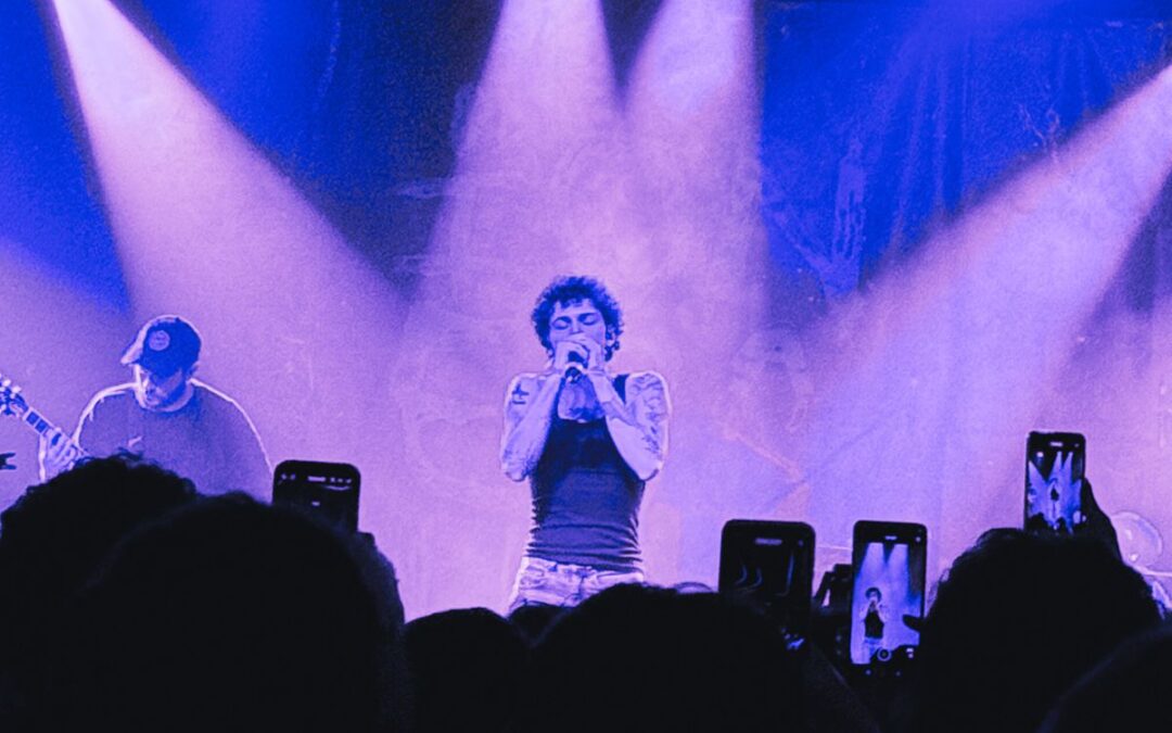 Centomilacarie live a Roma fa tremare Largo Venue