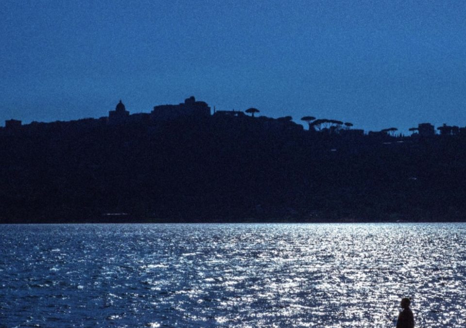 “Ombre” di Emanuele Bono tra inquietudine, bellezza e rinascita