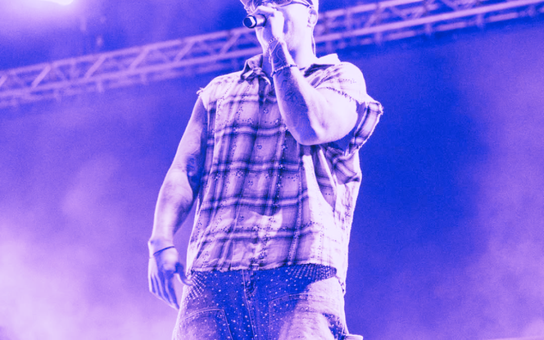 Geolier apre l’Oversound Music Fest a Lecce: una festa collettiva tra pietra, memoria e cuore napoletano