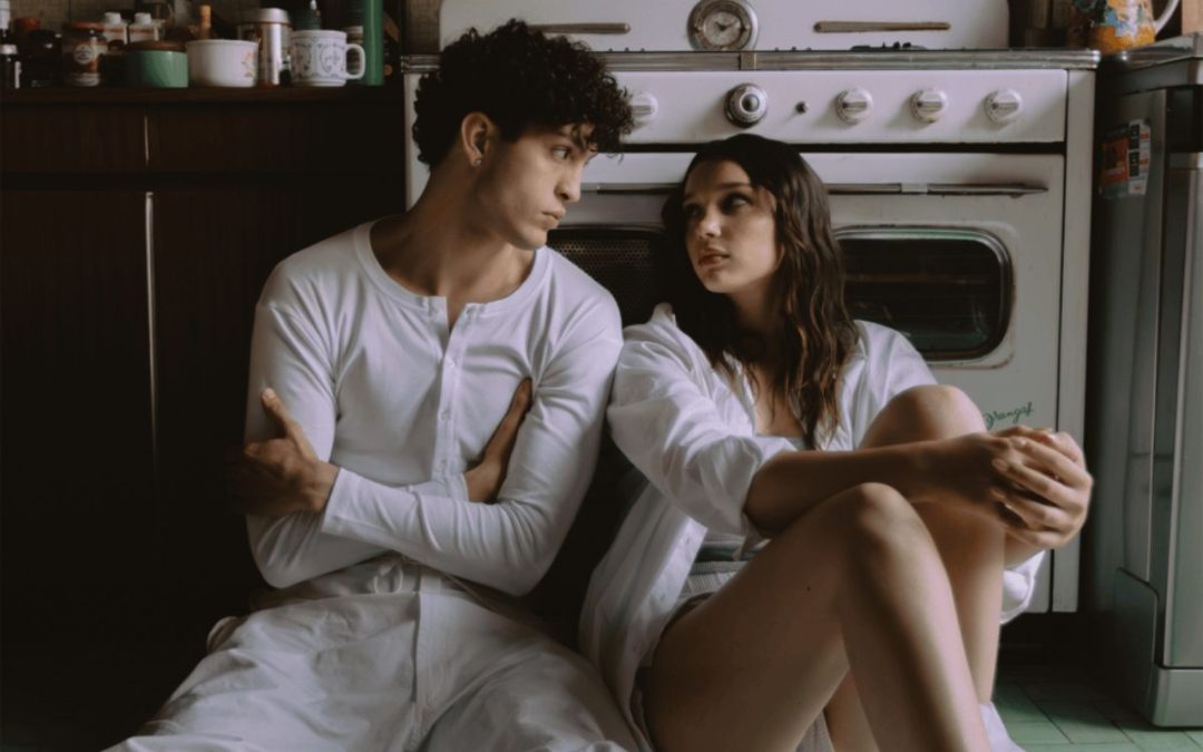 Sarah Toscano e Mida: “Semplicemente” piacevoli ma non indimenticabili