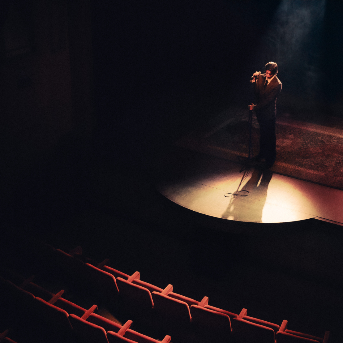 “LUCI SPENTE” di Jacopo Sol: tra fragilità e autenticità