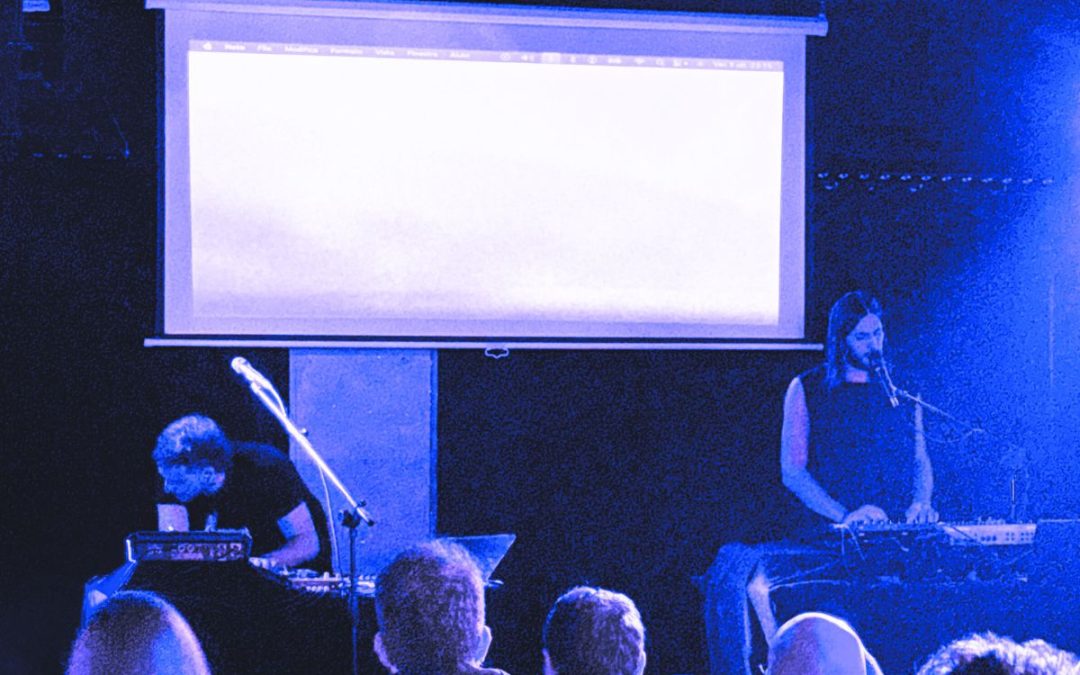 L’intimo, elettrico ed elettronico live degli Inude a Roma