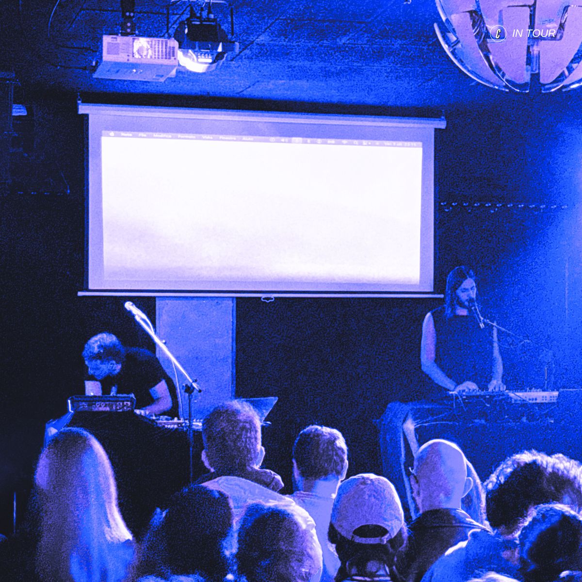 L’intimo, elettrico ed elettronico live degli Inude a Roma