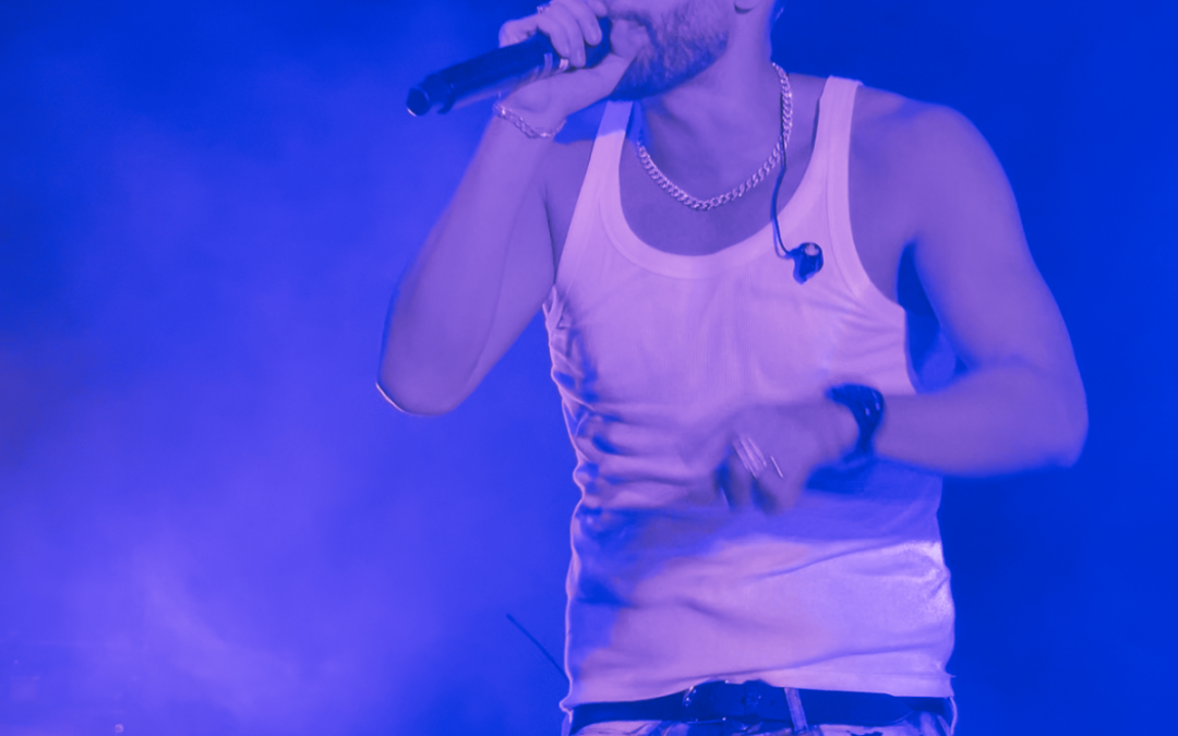 Rocco Hunt al Fabrique: il trionfo del “Ragazzo di giù”