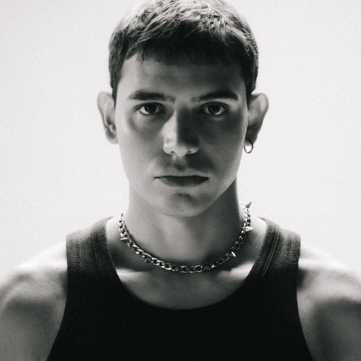 ”Punto” di eroCaddeo parla dei ragazzi che sanno cantare l’amore