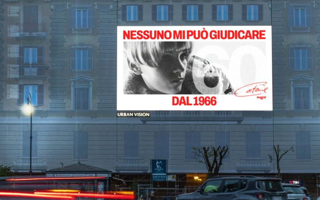 “Nessuno mi può giudicare compie” 60 anni: la campagna di Urban Vision dedicata a Caterina Caselli