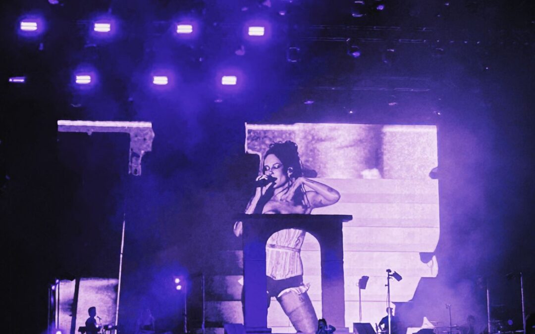 Halsey al Parco della Musica di Milano: un viaggio decennale da “Badlands” a oggi