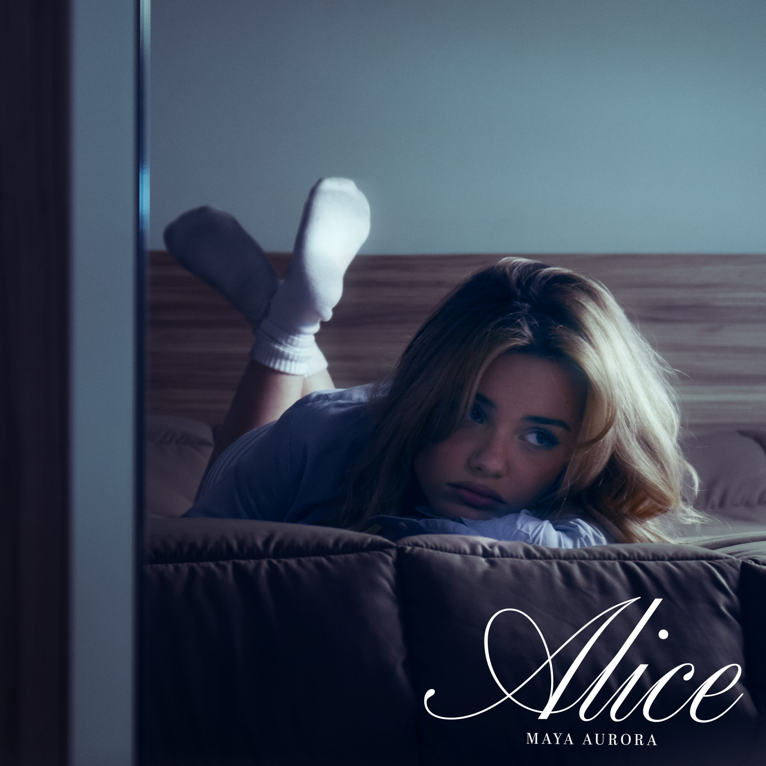 Maya Aurora, “Alice”: quando il disastro sentimentale del tuo migliore amico diventa un pezzo pop che funziona