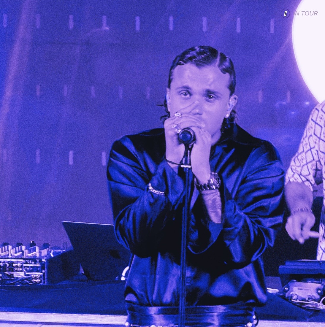 Samurai Jay conquista Piazza Liberty: Milano canta con lui