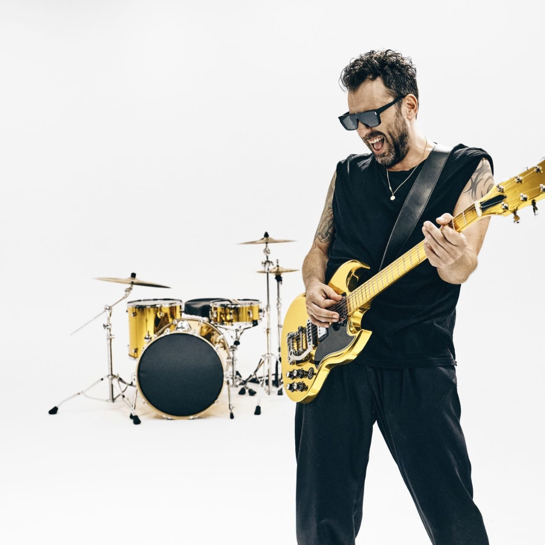 AMATEUR: Cesare Cremonini annuncia a sorpresa il nuovo album registrato a Londra e il tour nei palasport