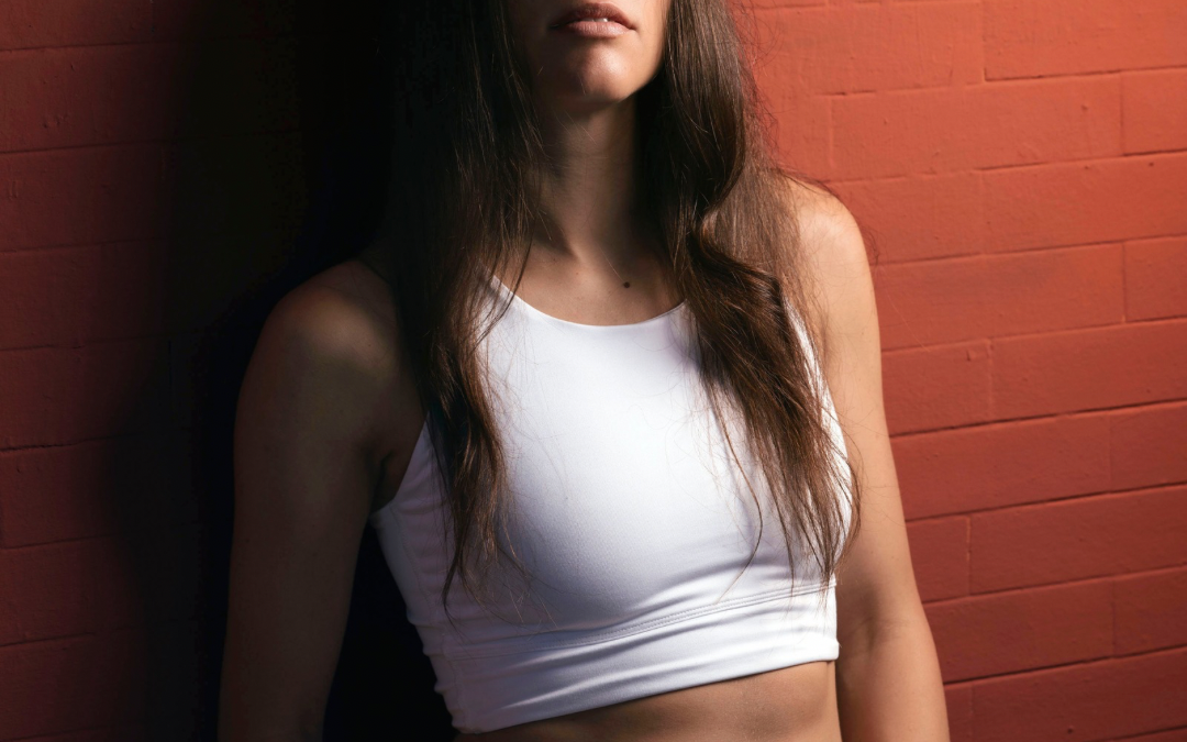 Isola: Paola Pizzino pubblica il nuovo EP tra R&B, cantautorato e la collaborazione con Wrongonyou