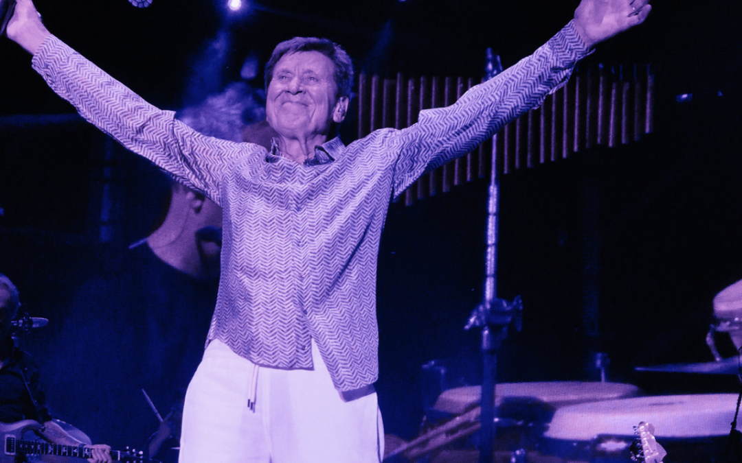 Gianni Morandi arriva a Vigevano con il suo “C’era un ragazzo Tour”