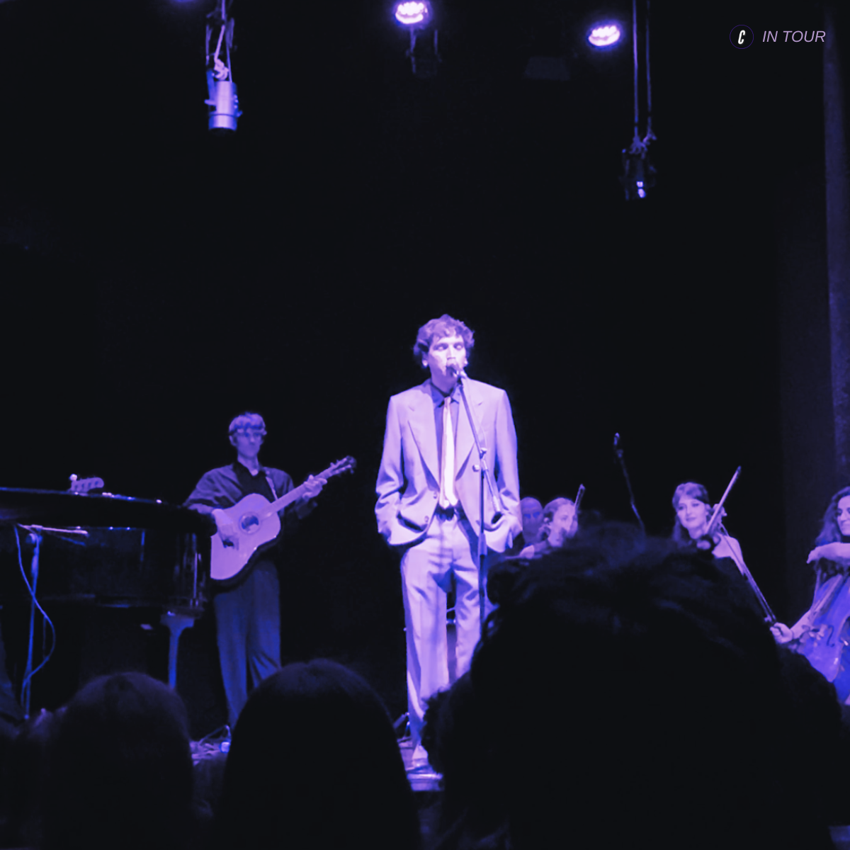 Giuse The Lizia: presenta il nuovo disco in “Mica Dobbiamo Morire A Teatro”