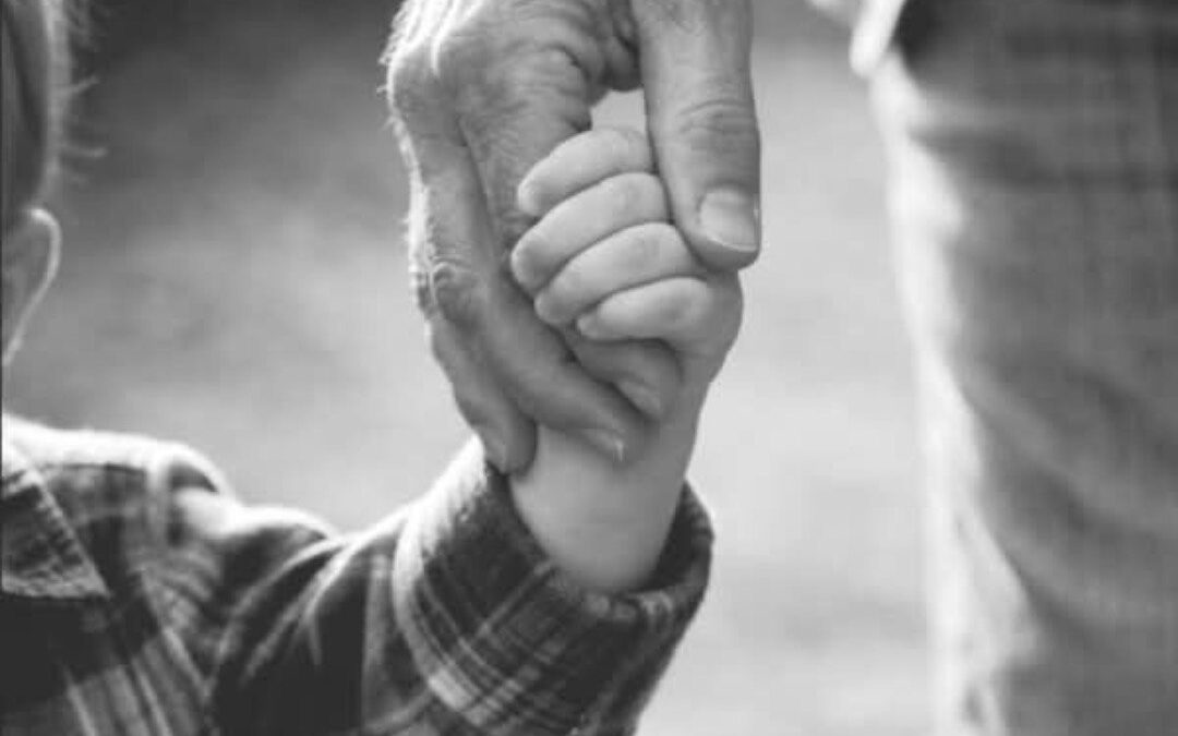 Nonni in musica: una playlist per la loro festa